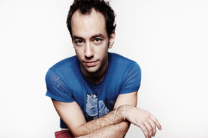 Albert-Hammond-Jr-2011-300x199